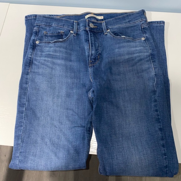 Levi’s Classic Straight Jeans - Picture 2 of 8